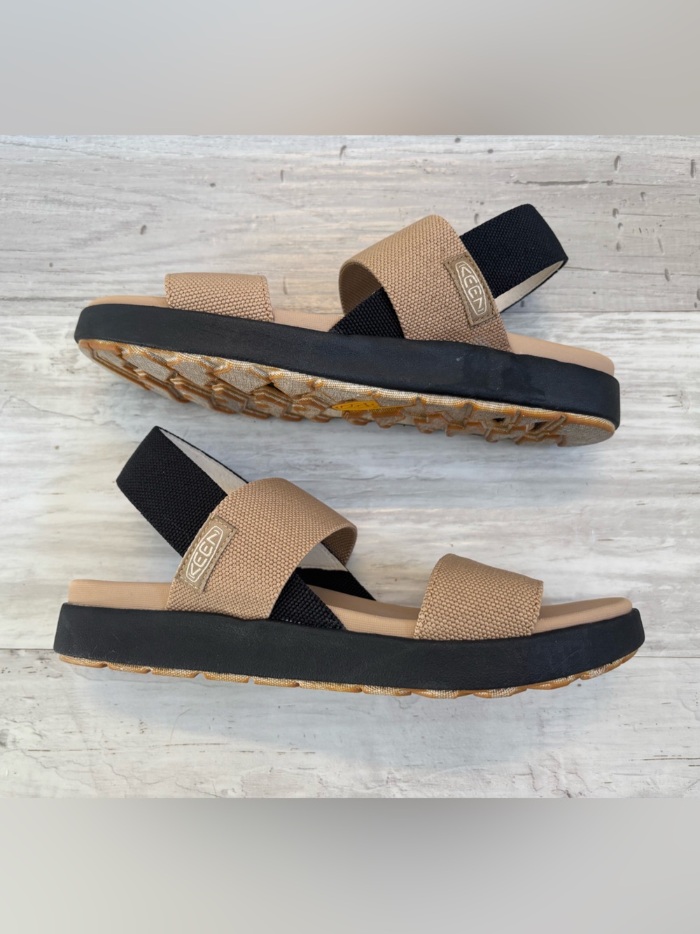 KEEN Women's Elle Backstrap Sandals Cornstalk & Black Size 8
